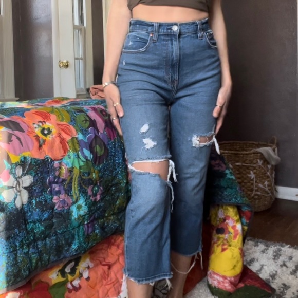 A&F High Ride Distressed Jeans - Picture 3 of 3